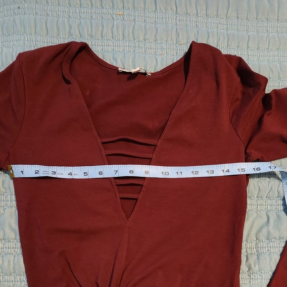 Express One Eleven Maroon V-Neck Long Sleeve Bodysuit Size Medium - Picture 4 of 4